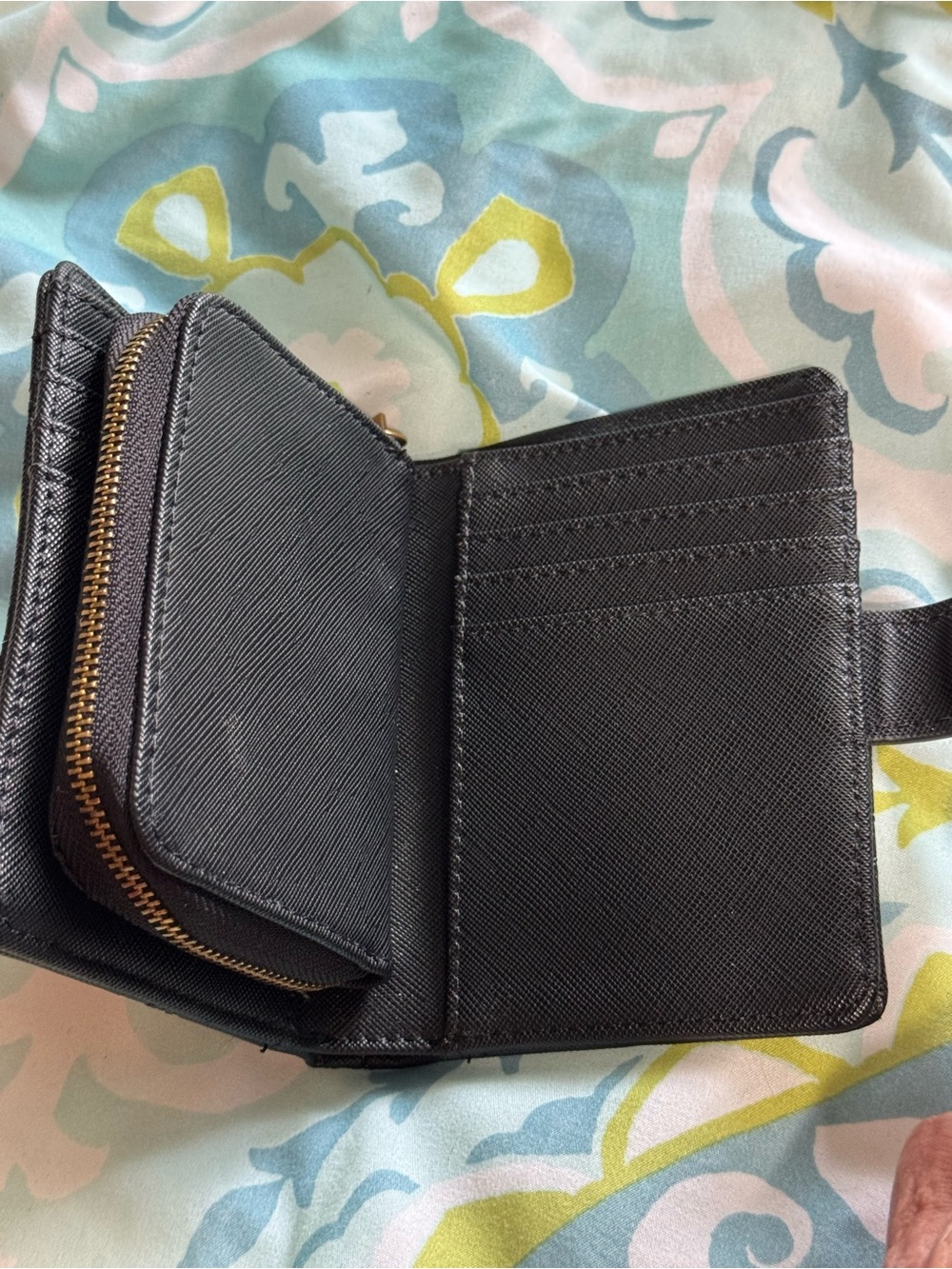 Betsy Johnson skull print wallet. - Picture 5 of 8